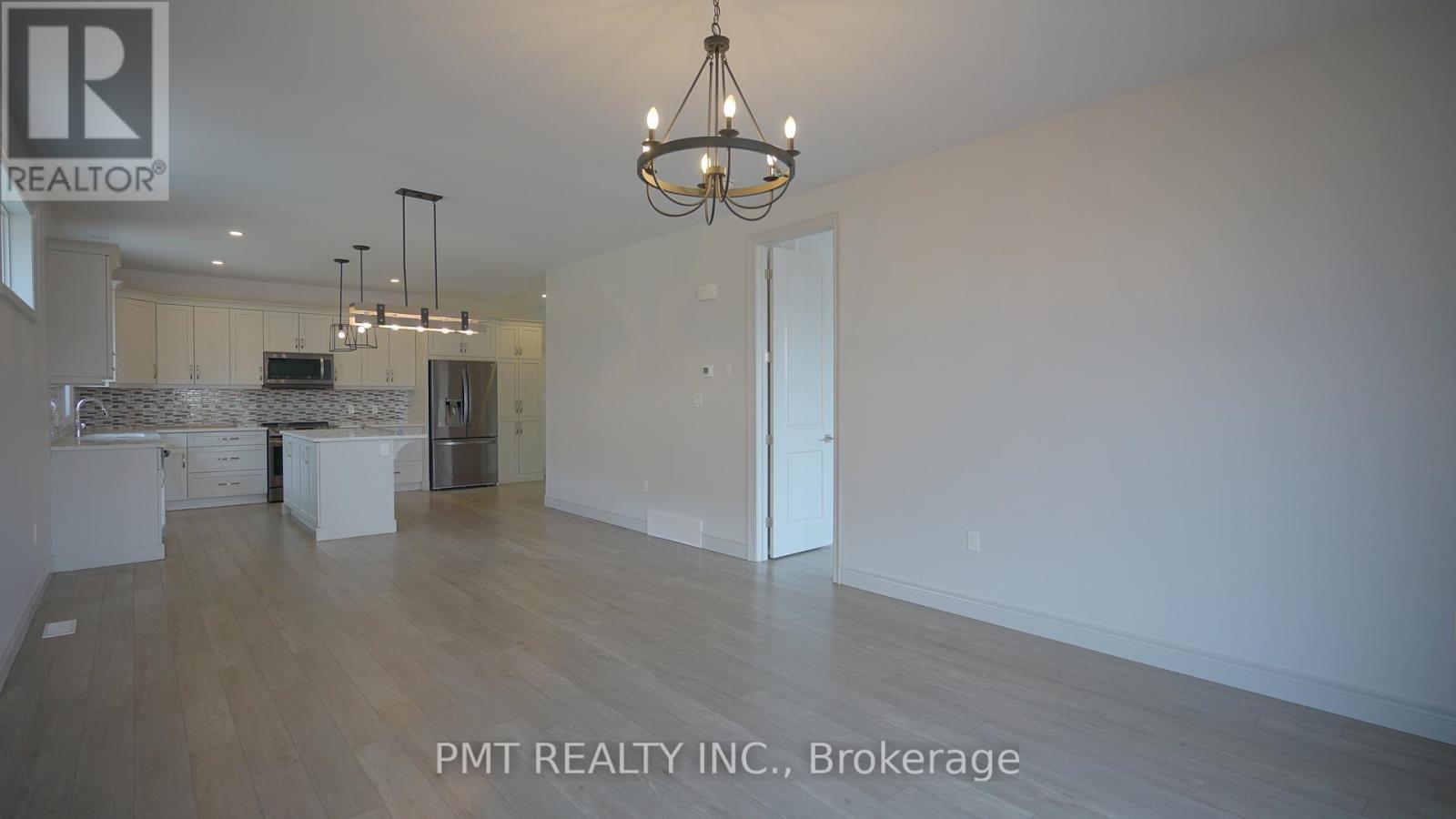 89 Sanders Crescent, Tillsonburg, Ontario  N4G 0B1 - Photo 3 - X12585562