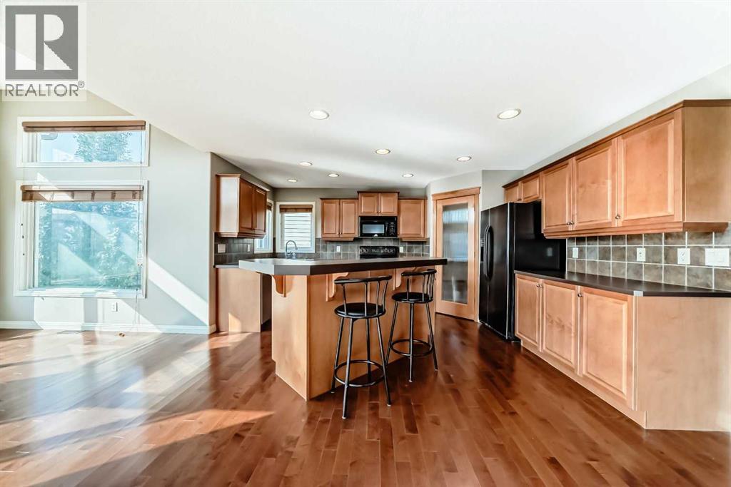 130 Panamount View Nw, Calgary, Alberta  T3K 0A8 - Photo 4 - A2260210