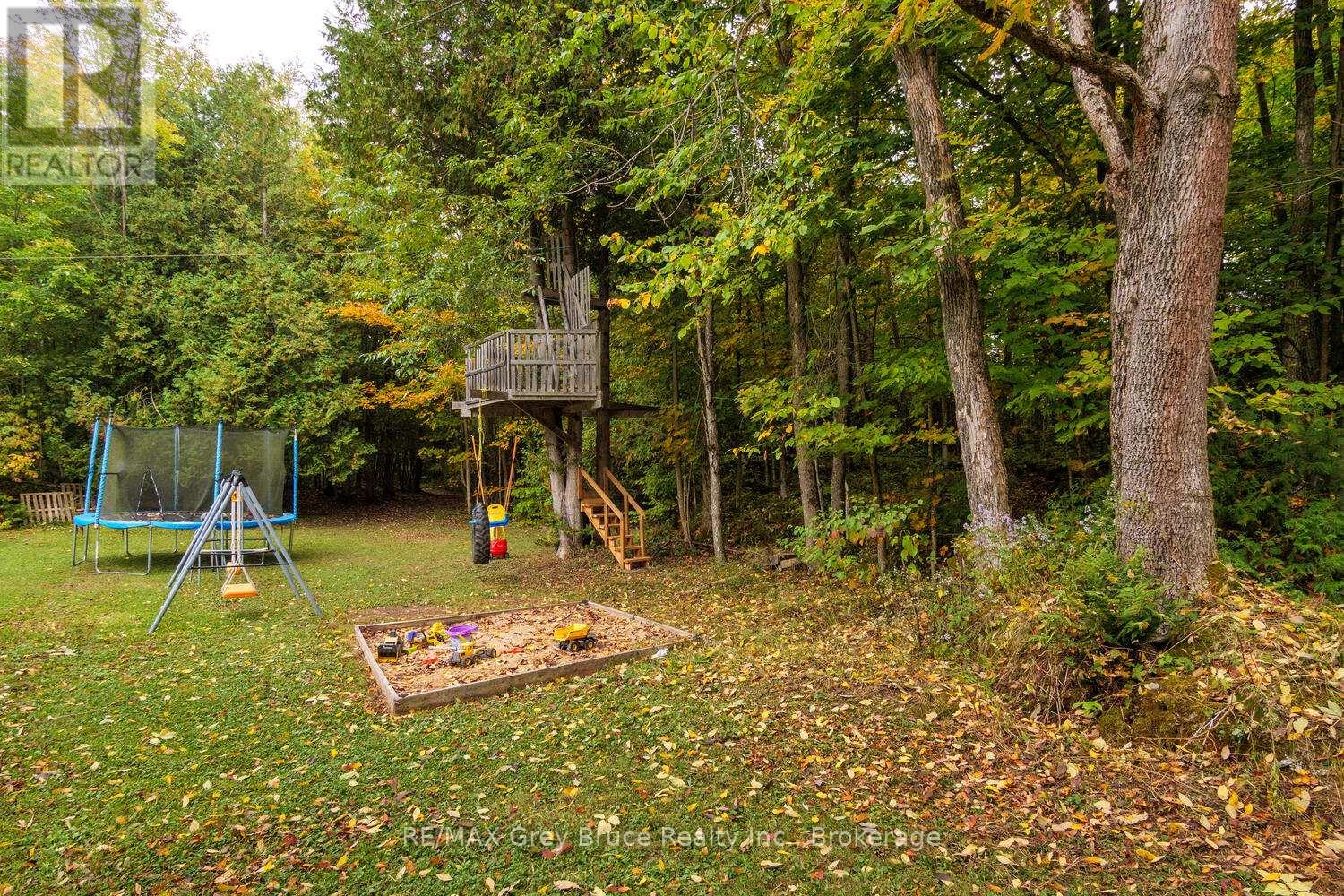 217 Kings Crescent, South Bruce Peninsula, Ontario  N0H 2T0 - Photo 28 - X12585626