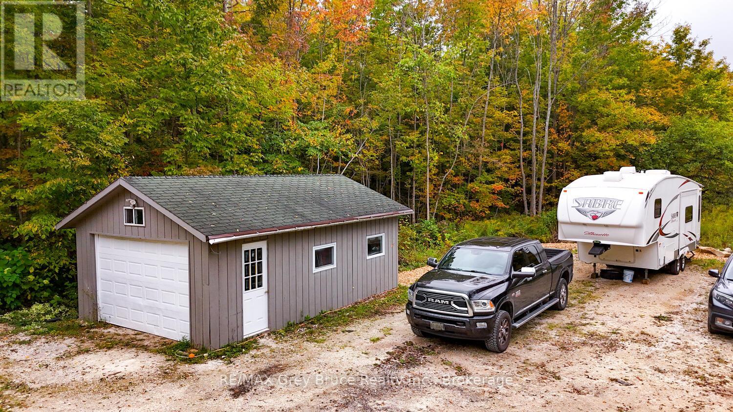 217 Kings Crescent, South Bruce Peninsula, Ontario  N0H 2T0 - Photo 35 - X12585626
