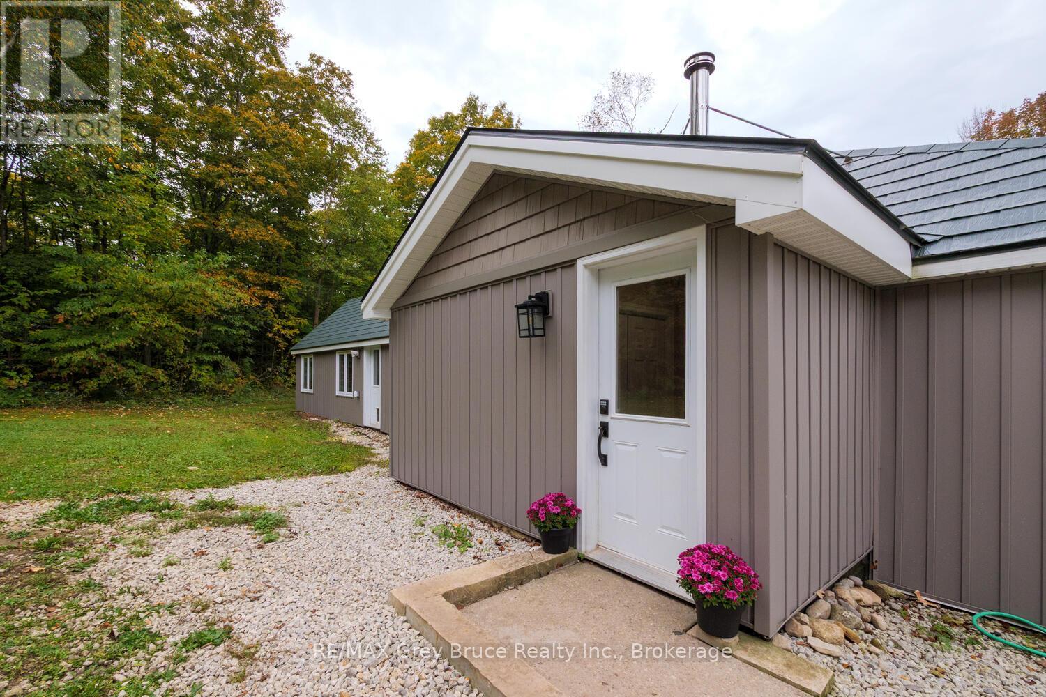 217 Kings Crescent, South Bruce Peninsula, Ontario  N0H 2T0 - Photo 5 - X12585626