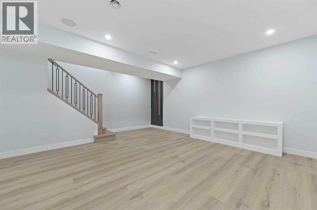 107 Hartford Road Nw, Calgary, Alberta  T2K 2A7 - Photo 30 - A2263061