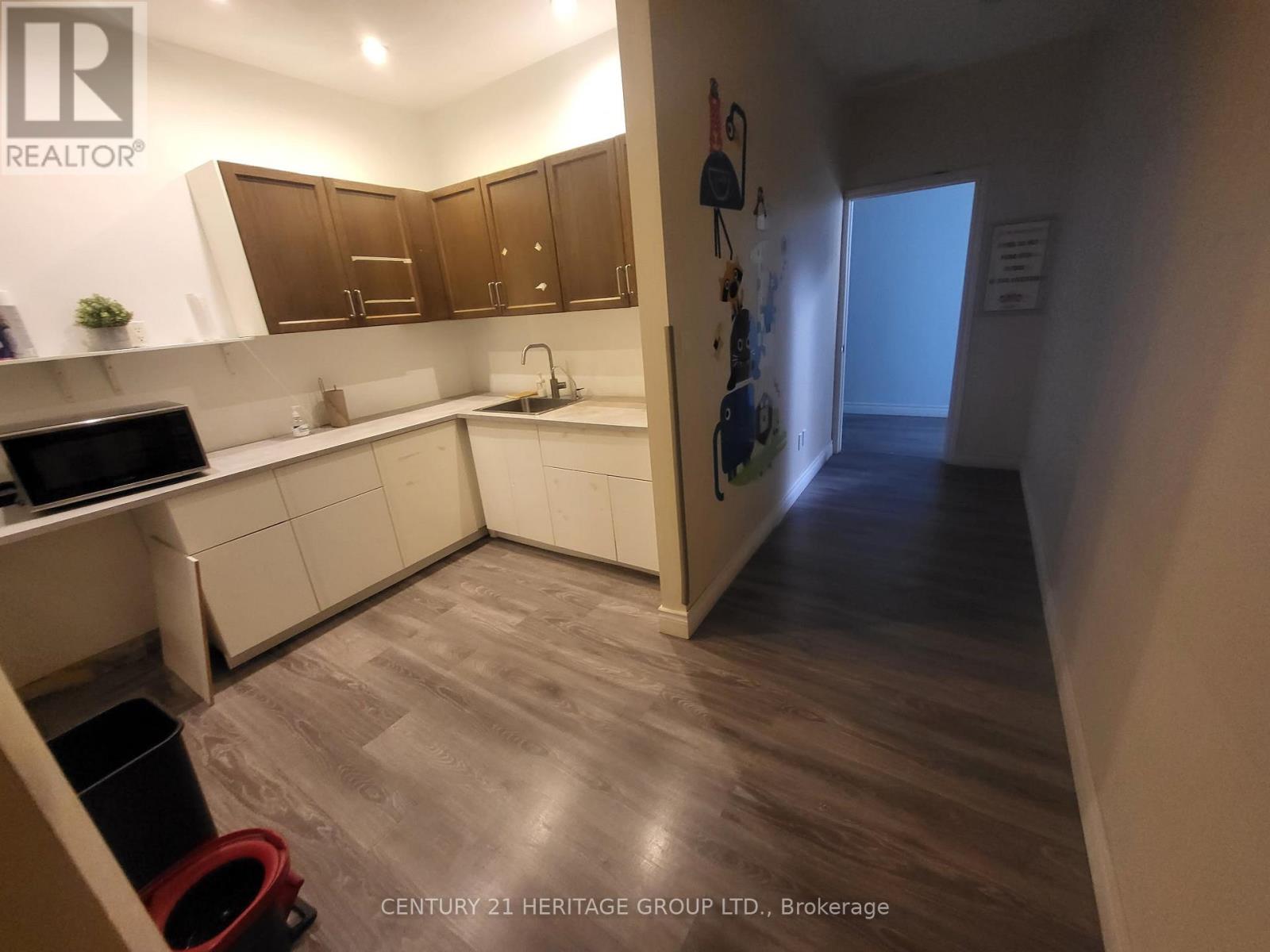 4/5 - 171 Marycroft Avenue, Vaughan, Ontario  L4L 5Y3 - Photo 6 - N12585582