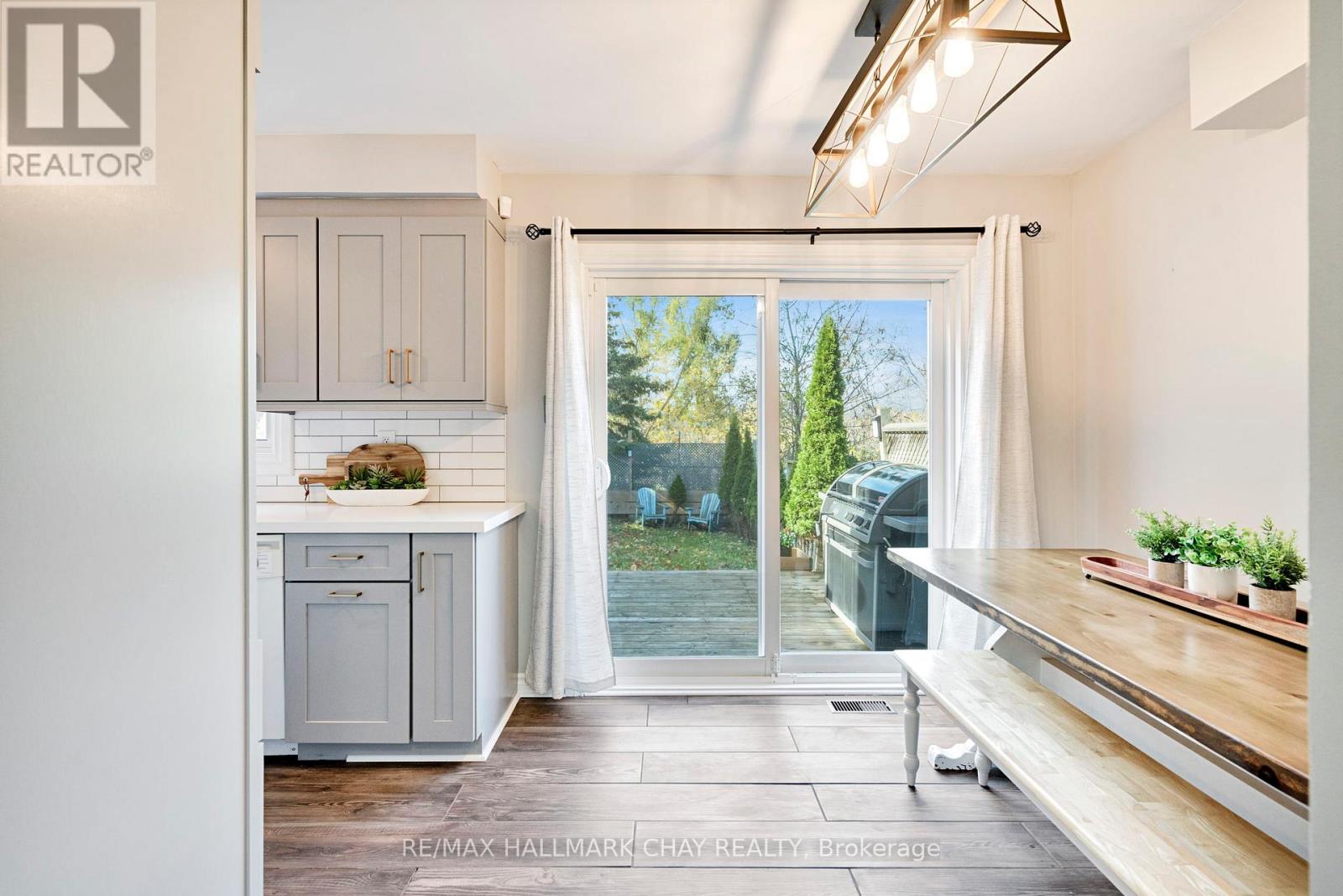 104 Pickett Crescent, Barrie, Ontario  L4N 8B9 - Photo 11 - S12581224