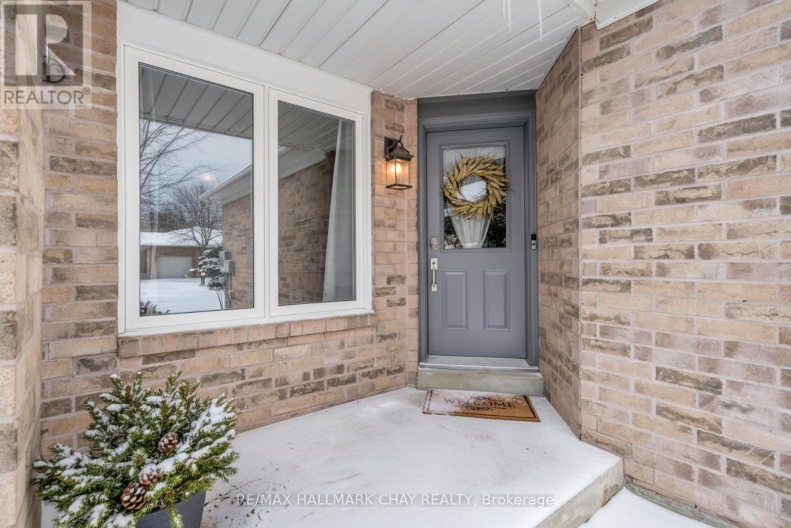 104 Pickett Crescent, Barrie, Ontario  L4N 8B9 - Photo 3 - S12581224