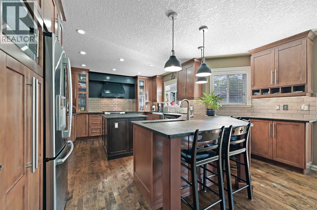 41 Strathridge Crescent Sw, Calgary, Alberta  T3H 3R9 - Photo 10 - A2271612