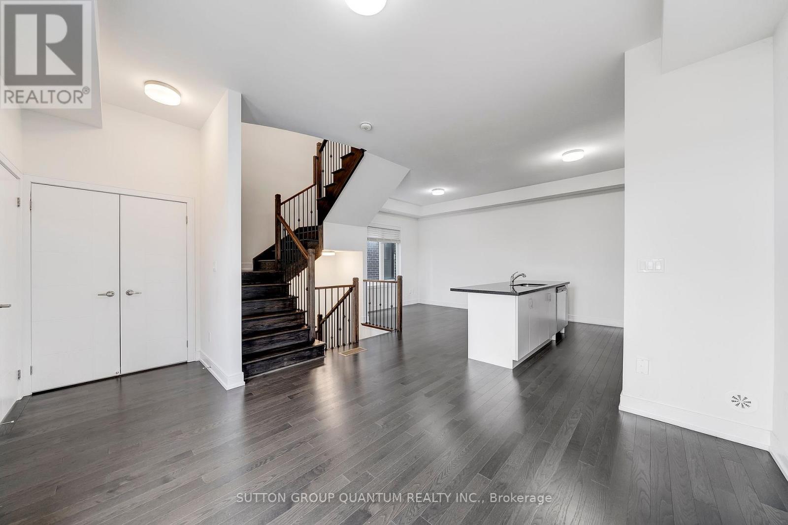 1401 Clarriage Court, Milton, Ontario  L9E 1L6 - Photo 13 - W12545904