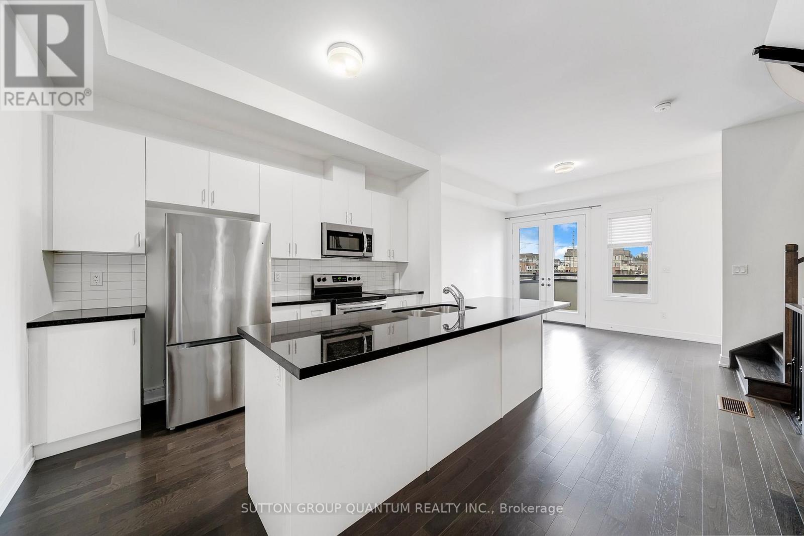 1401 Clarriage Court, Milton, Ontario  L9E 1L6 - Photo 9 - W12545904