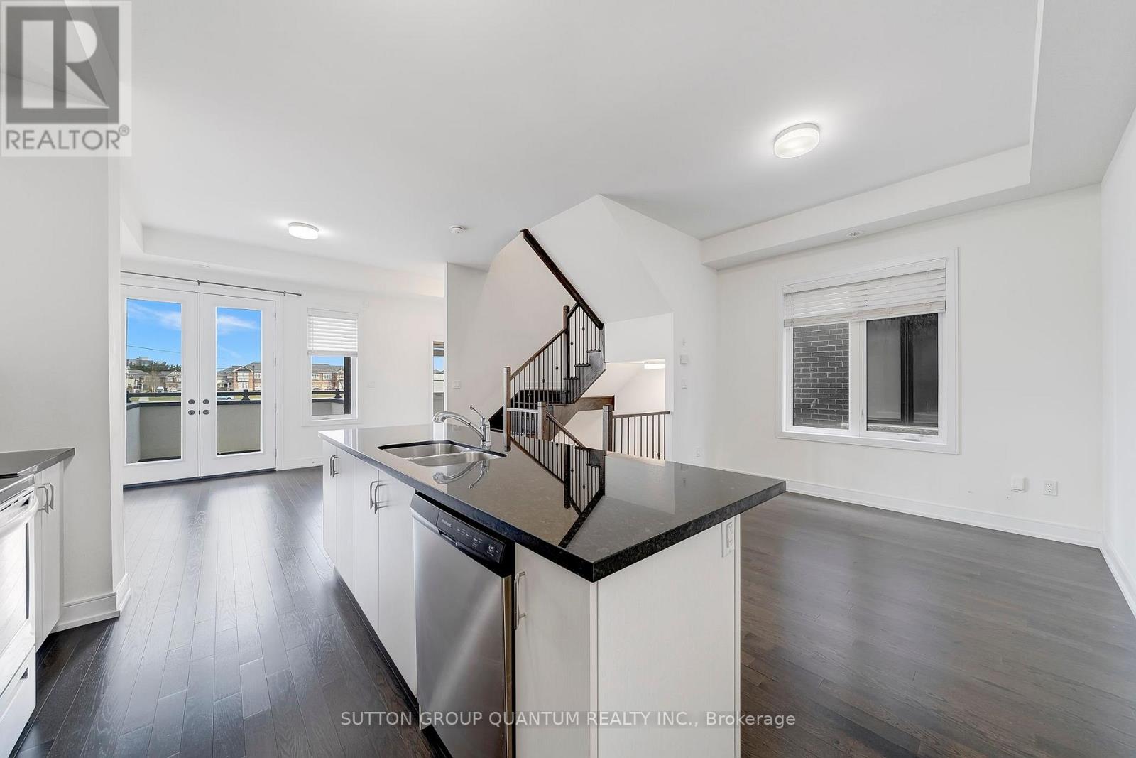 1401 Clarriage Court, Milton, Ontario  L9E 1L6 - Photo 8 - W12545904