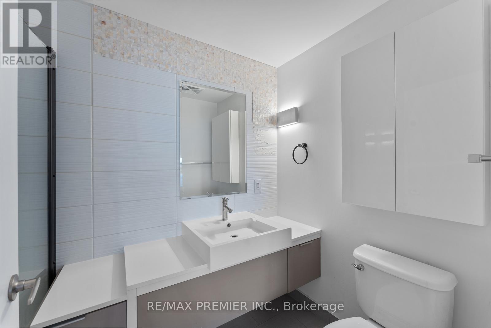 301 - 5 Hanna Avenue, Toronto, Ontario  M6K 1W8 - Photo 26 - C12585722