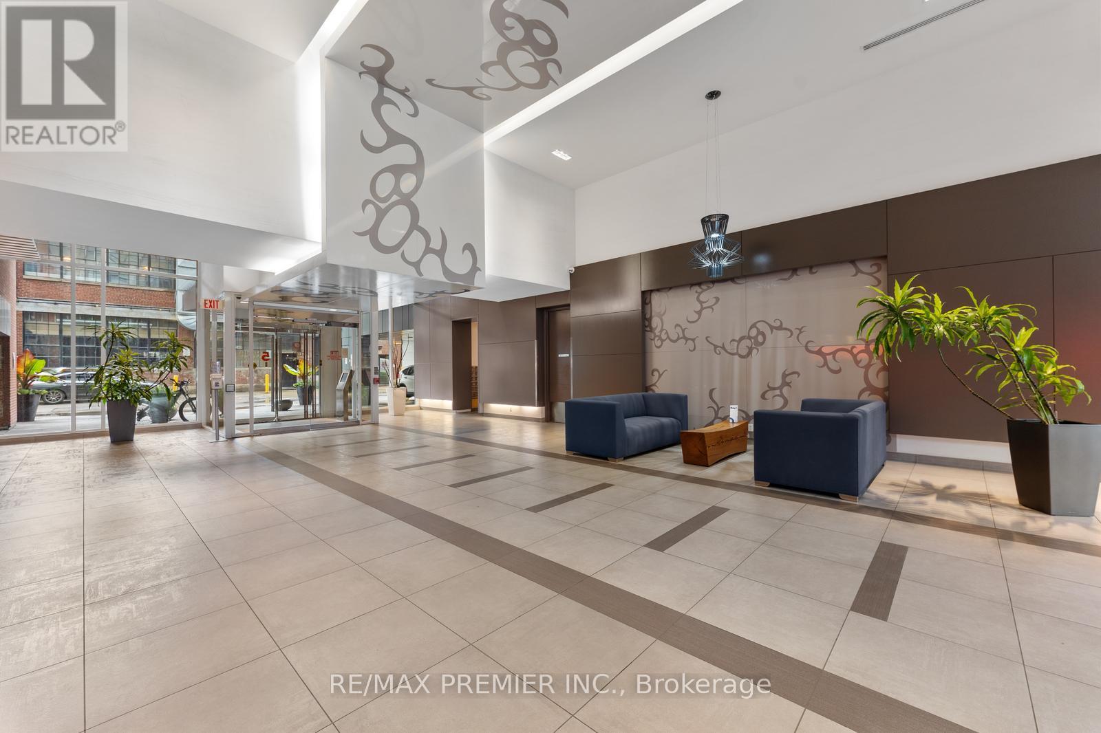 301 - 5 Hanna Avenue, Toronto, Ontario  M6K 1W8 - Photo 4 - C12585722