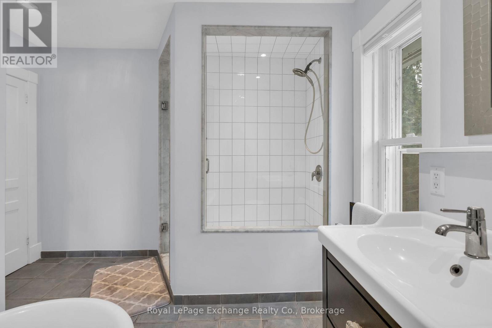 412 Main Street W, King (Schomberg), Ontario  L0G 1T0 - Photo 40 - N12585904