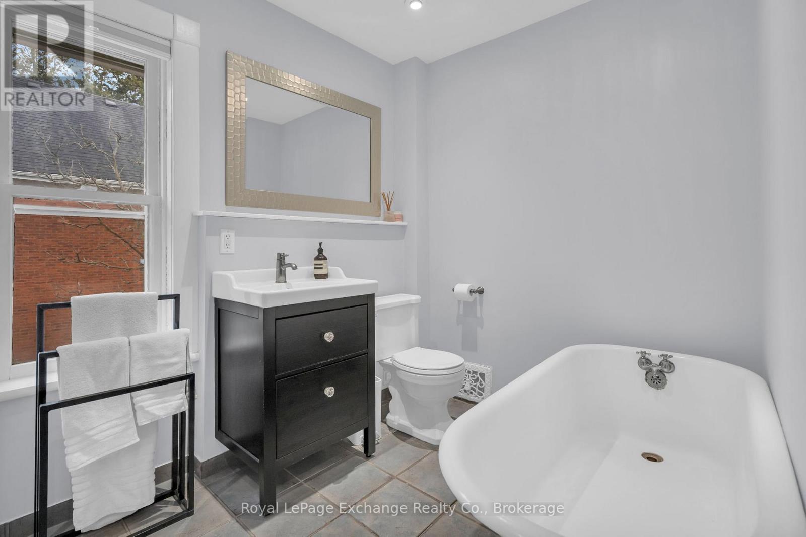 412 Main Street W, King (Schomberg), Ontario  L0G 1T0 - Photo 41 - N12585904