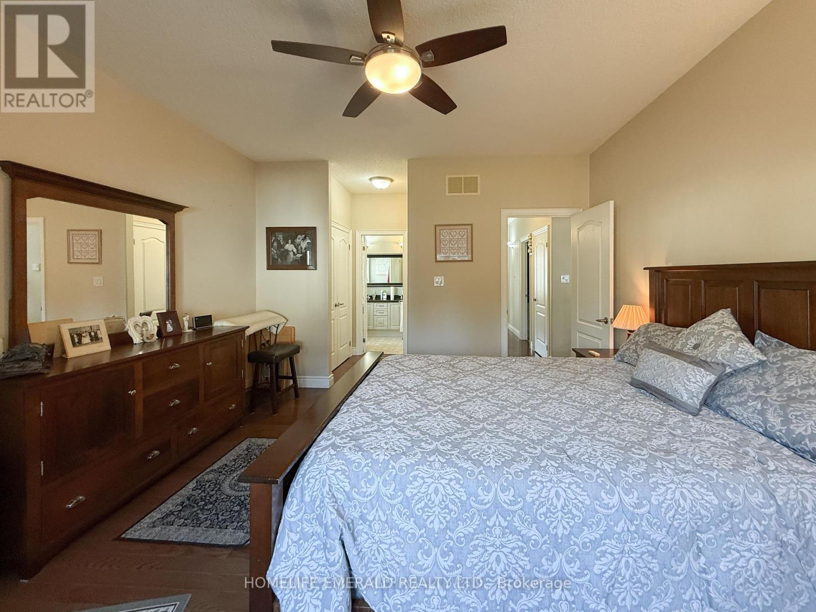 17 Tree Top Street, Essa, Ontario  L0M 1B2 - Photo 25 - N12585604