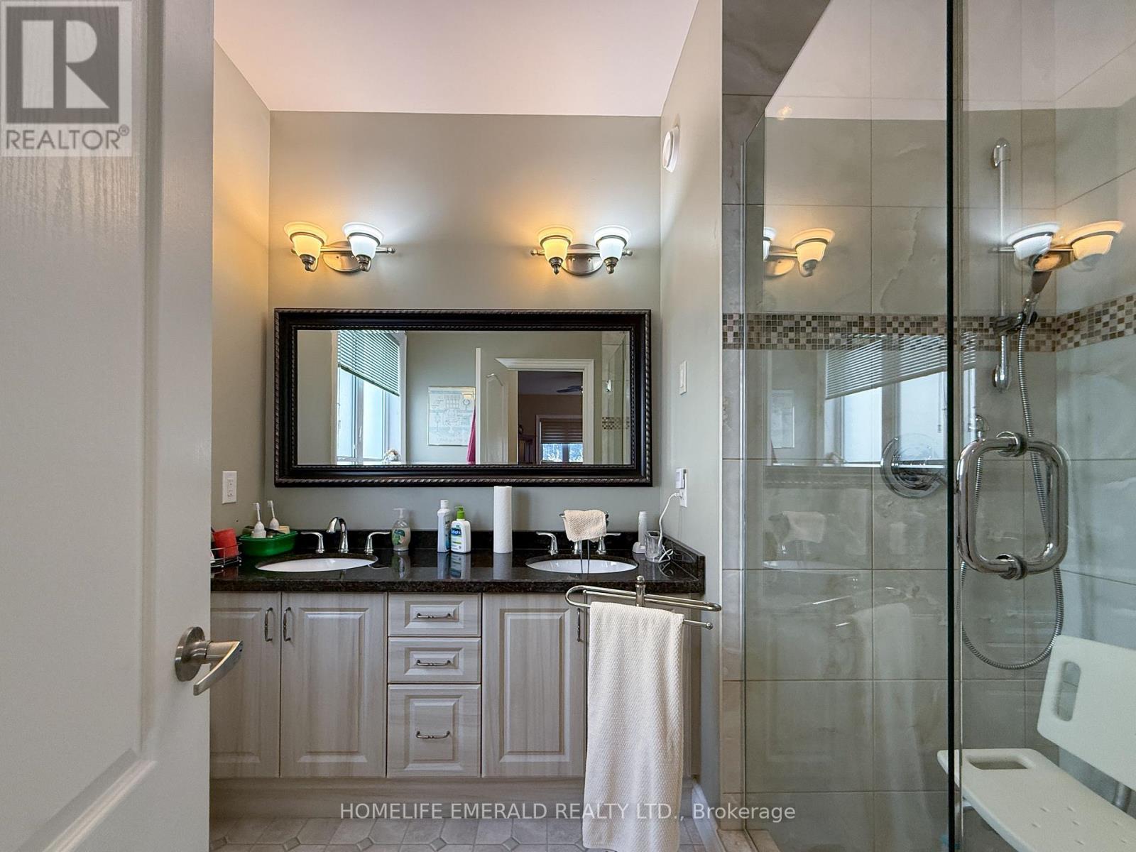 17 Tree Top Street, Essa, Ontario  L0M 1B2 - Photo 27 - N12585604