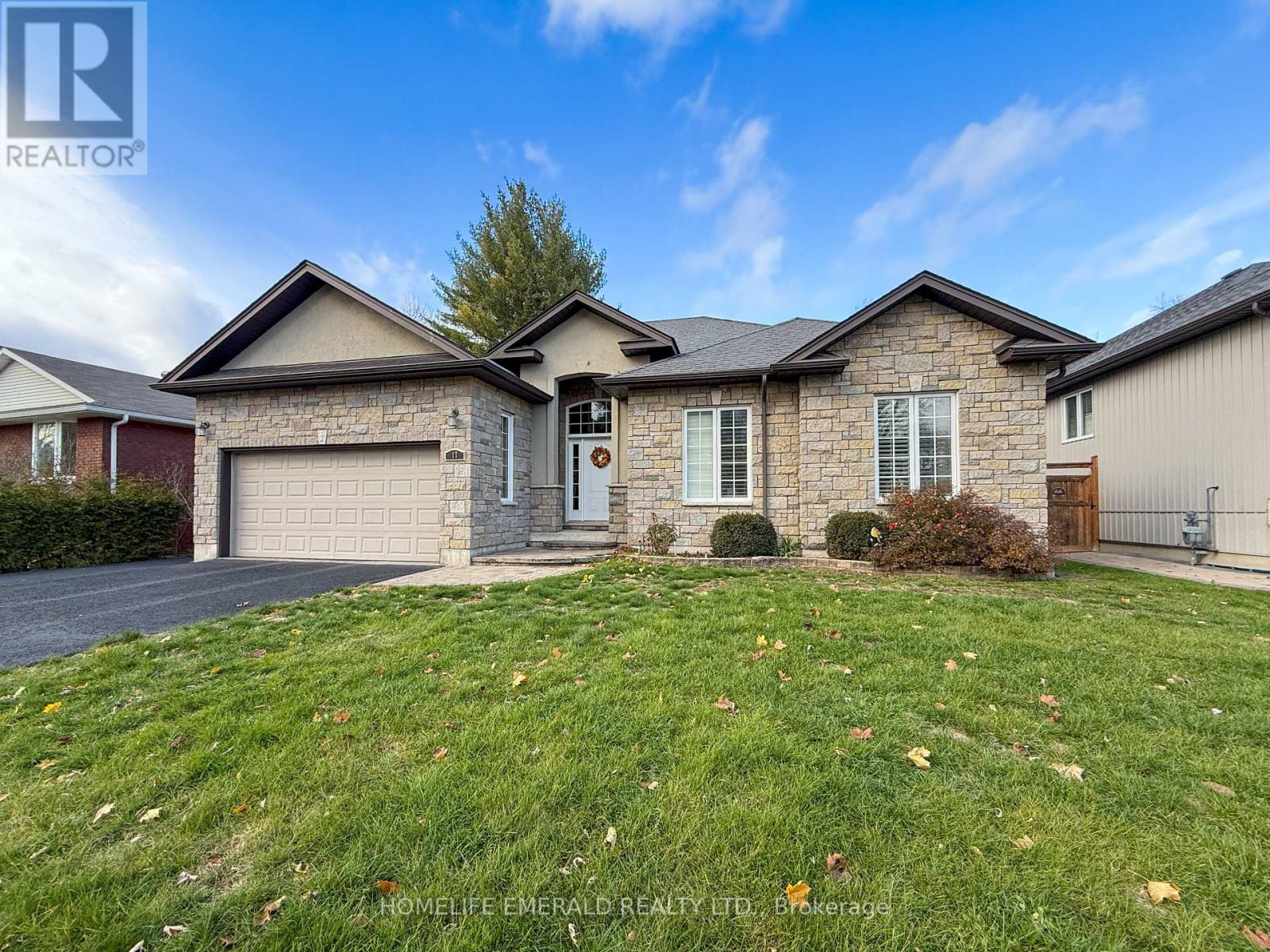 17 Tree Top Street, Essa, Ontario  L0M 1B2 - Photo 36 - N12585604