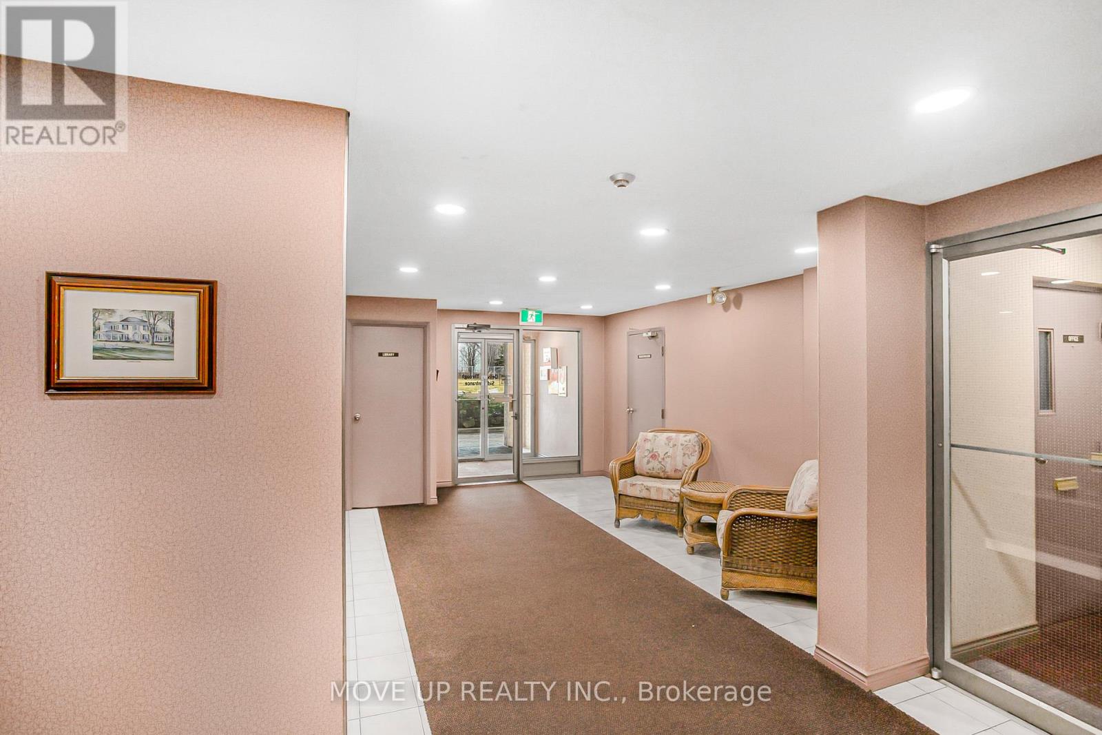 203 - 249 Major Mackenzie Drive E, Richmond Hill, Ontario  L4C 9M8 - Photo 3 - N12585676