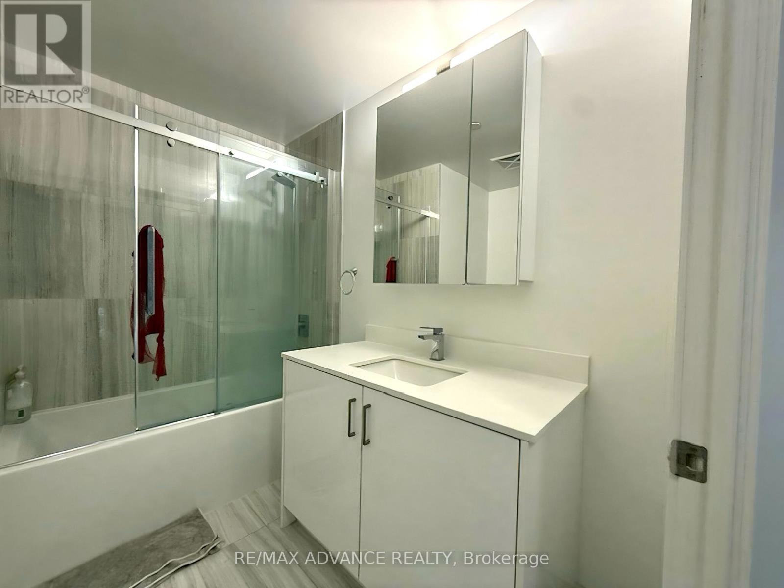 616 - 100 Eagle Rock Way, Vaughan, Ontario  L6A 5B9 - Photo 8 - N12585708