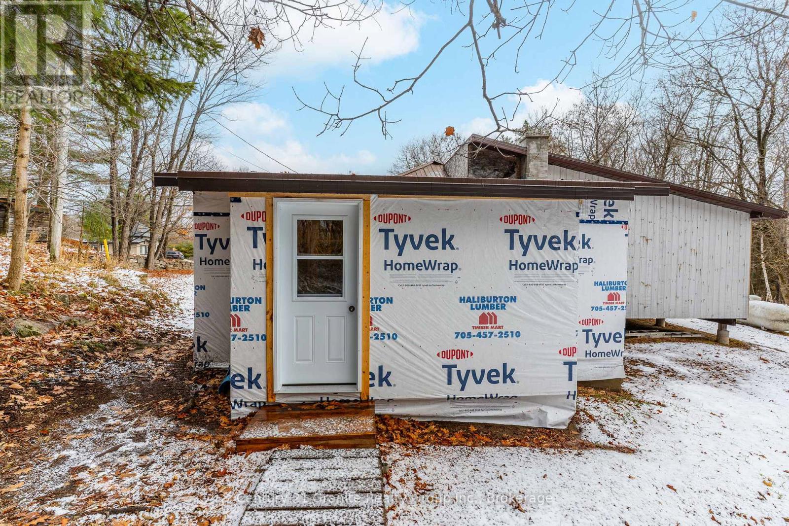 38 Lakeview Street, Dysart Et Al, Ontario  K0M 1S0 - Photo 36 - X12585728