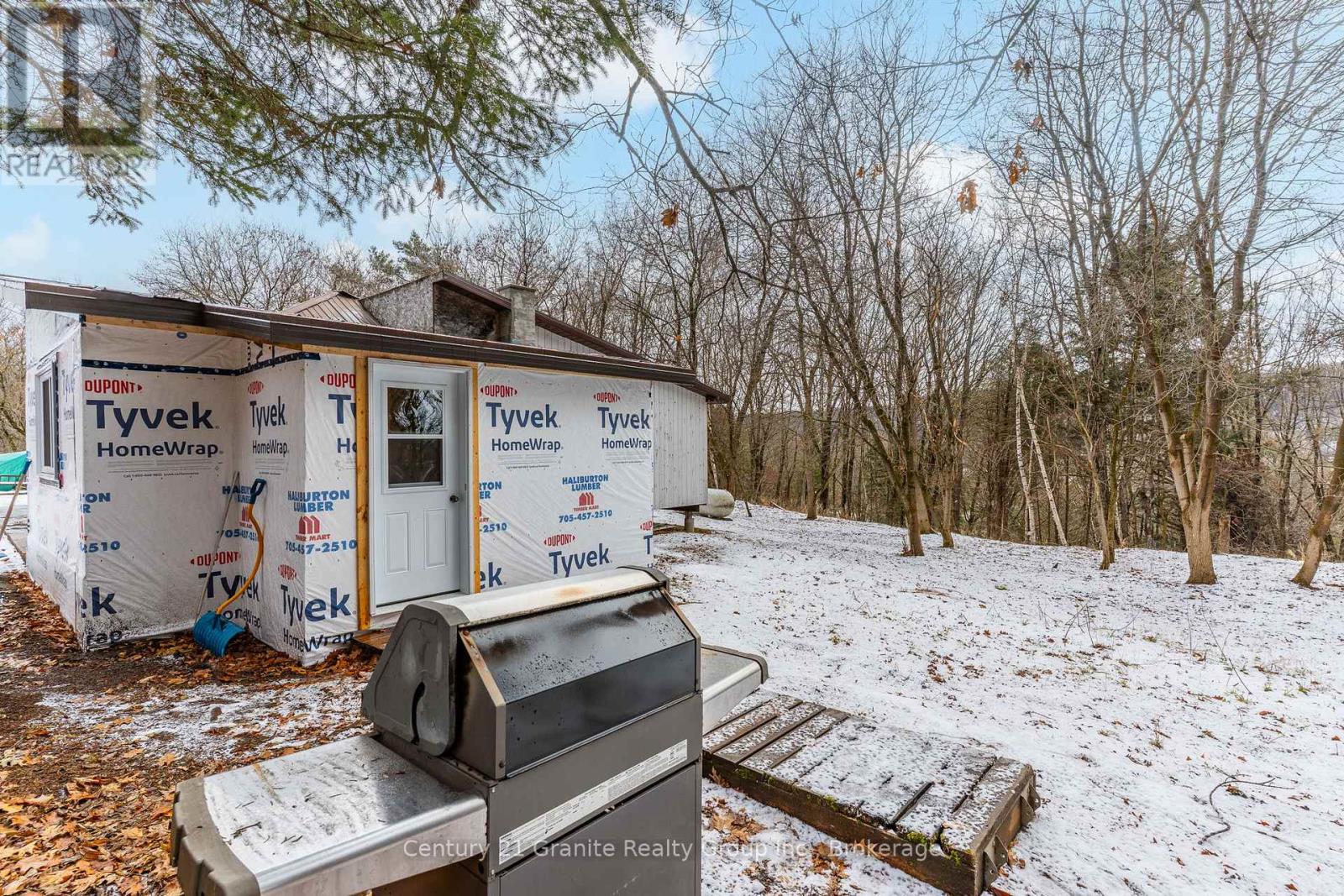 38 Lakeview Street, Dysart Et Al, Ontario  K0M 1S0 - Photo 37 - X12585728