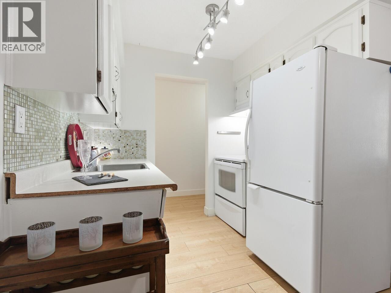 101 2910 Ontario Street, Vancouver, British Columbia  V5T 2Y6 - Photo 3 - R3056423