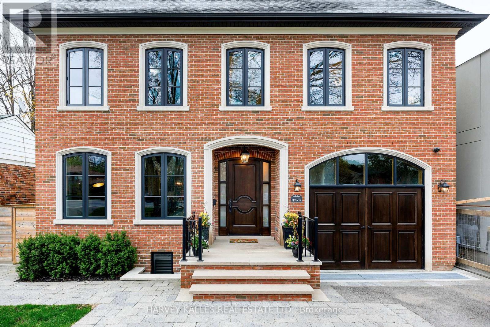 4673 DUNDAS STREET W, Toronto, Ontario