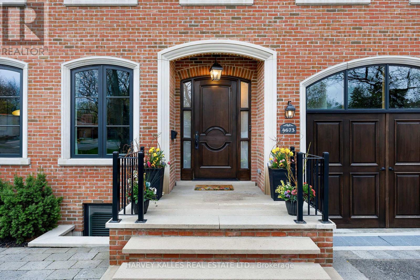 4673 Dundas Street W, Toronto, Ontario  M9A 1A4 - Photo 3 - W12427708