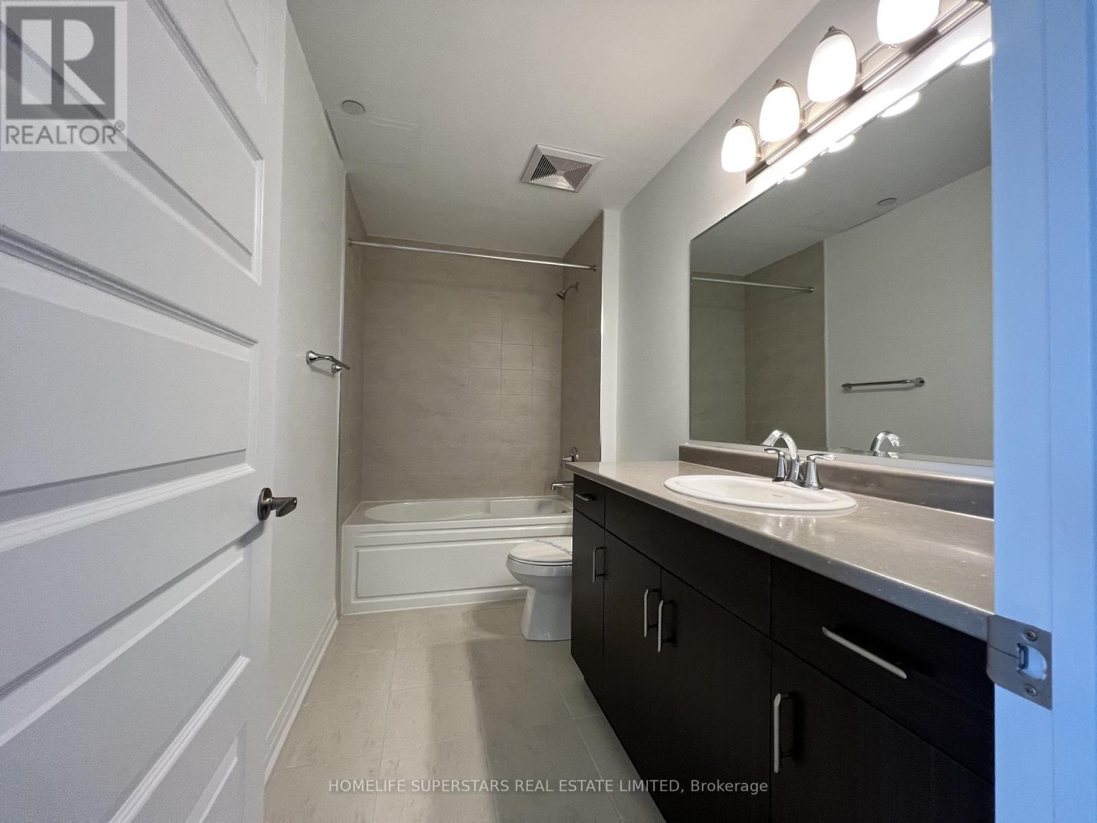 204 - 95 Dundas Street W, Oakville, Ontario L6M 5N4 - Photo 14 - W12521908