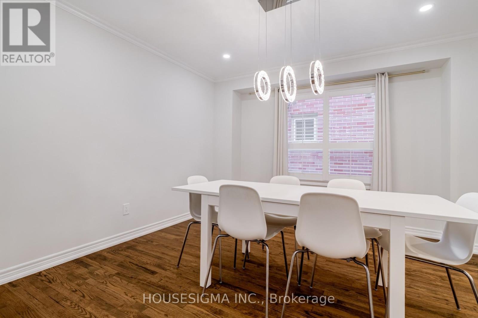 1475 Ravensmoor Crescent, Mississauga, Ontario  L5M 3L4 - Photo 6 - W12581992