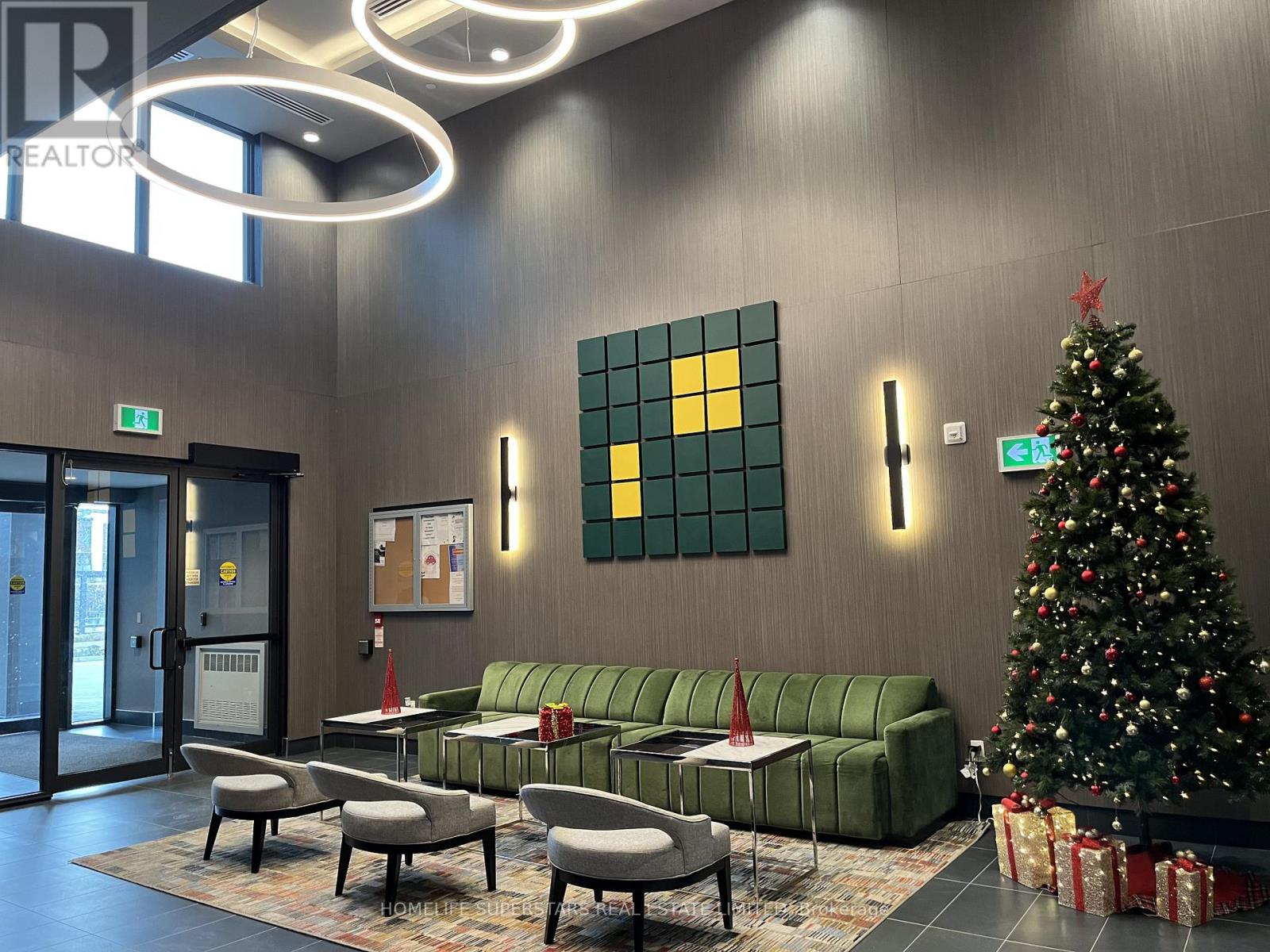 204 - 95 Dundas Street W, Oakville, Ontario L6M 5N4 - Photo 4 - W12521908