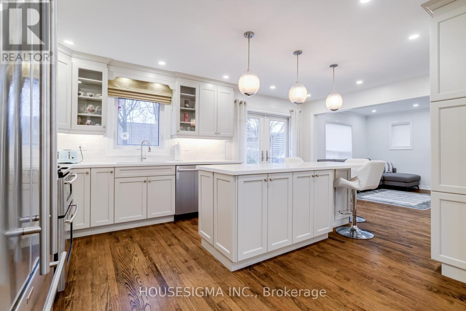 1475 Ravensmoor Crescent, Mississauga, Ontario  L5M 3L4 - Photo 8 - W12581992