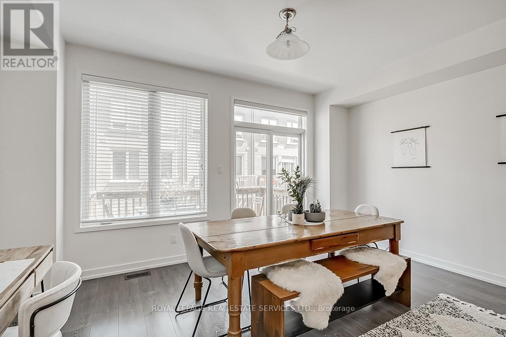 218 Huguenot Road, Oakville, Ontario  L6H 0L6 - Photo 19 - W12585648