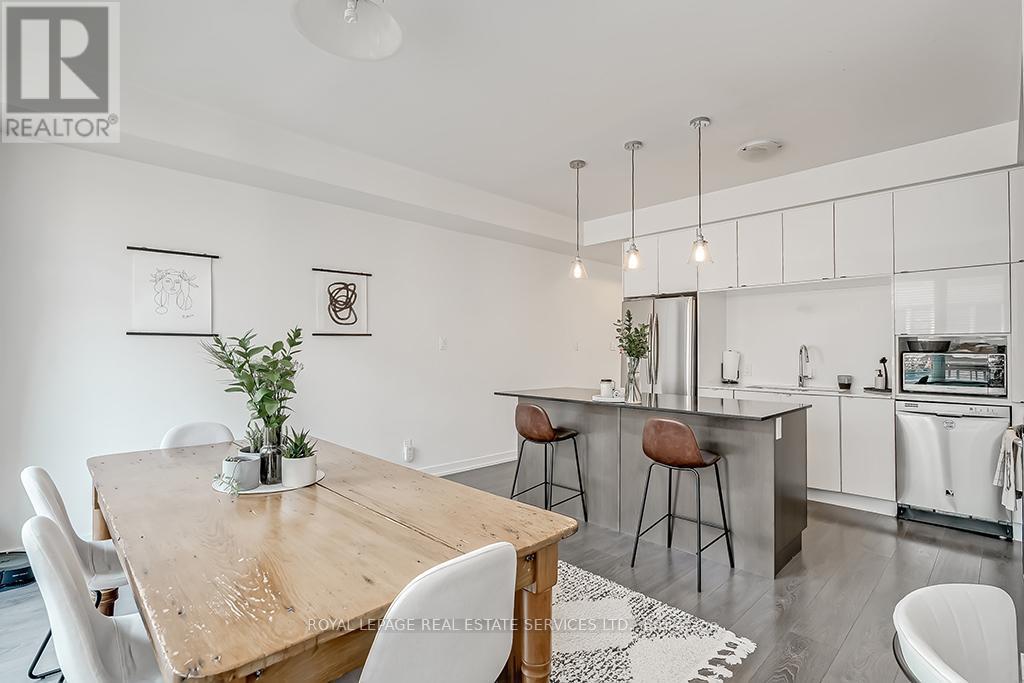 218 Huguenot Road, Oakville, Ontario  L6H 0L6 - Photo 20 - W12585648