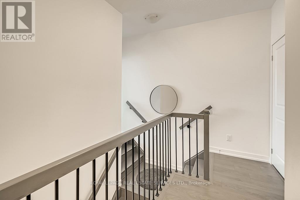 218 Huguenot Road, Oakville, Ontario  L6H 0L6 - Photo 25 - W12585648