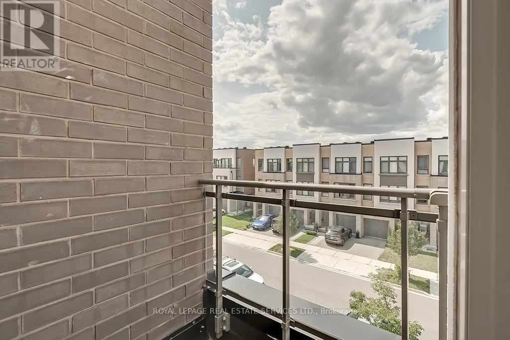 218 Huguenot Road, Oakville, Ontario  L6H 0L6 - Photo 28 - W12585648