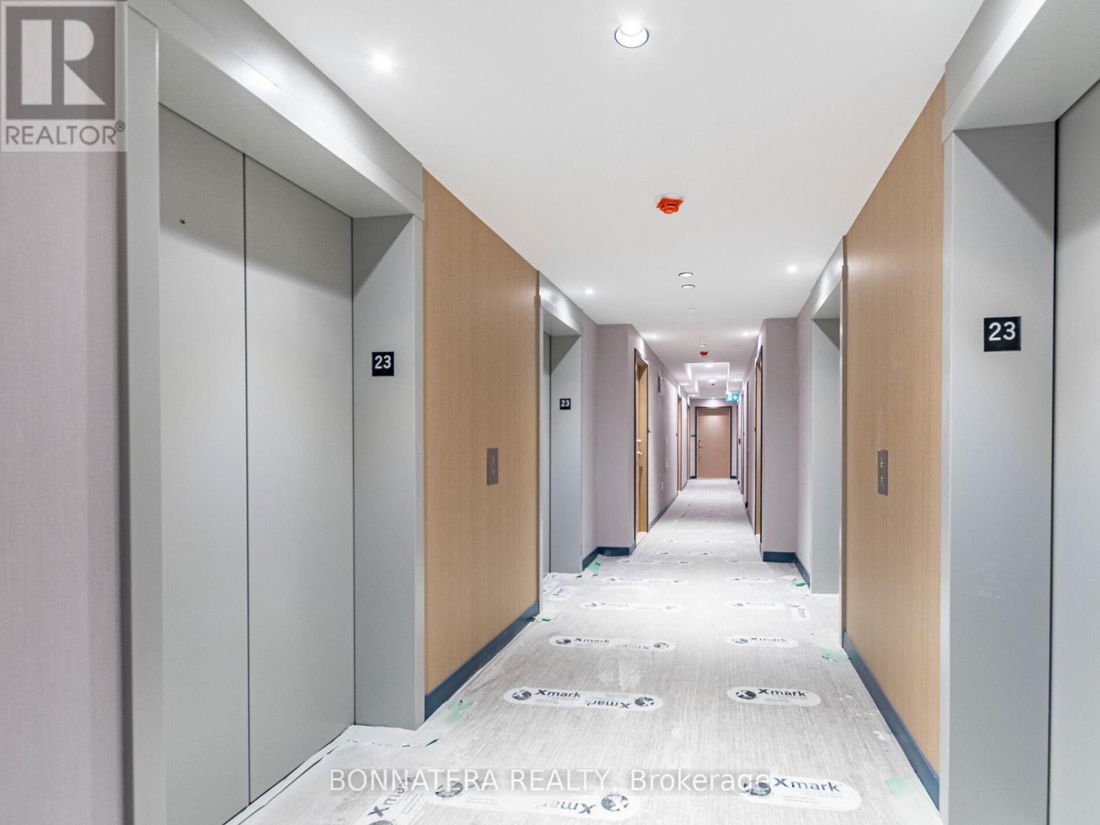 2307 - 395 Square One Drive, Mississauga, Ontario  L5B 0P6 - Photo 10 - W12585688