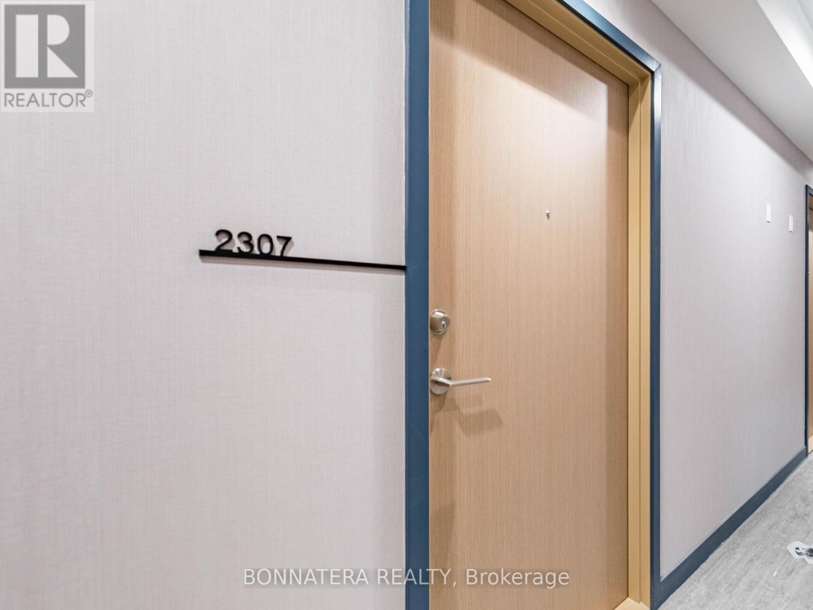 2307 - 395 Square One Drive, Mississauga, Ontario  L5B 0P6 - Photo 11 - W12585688