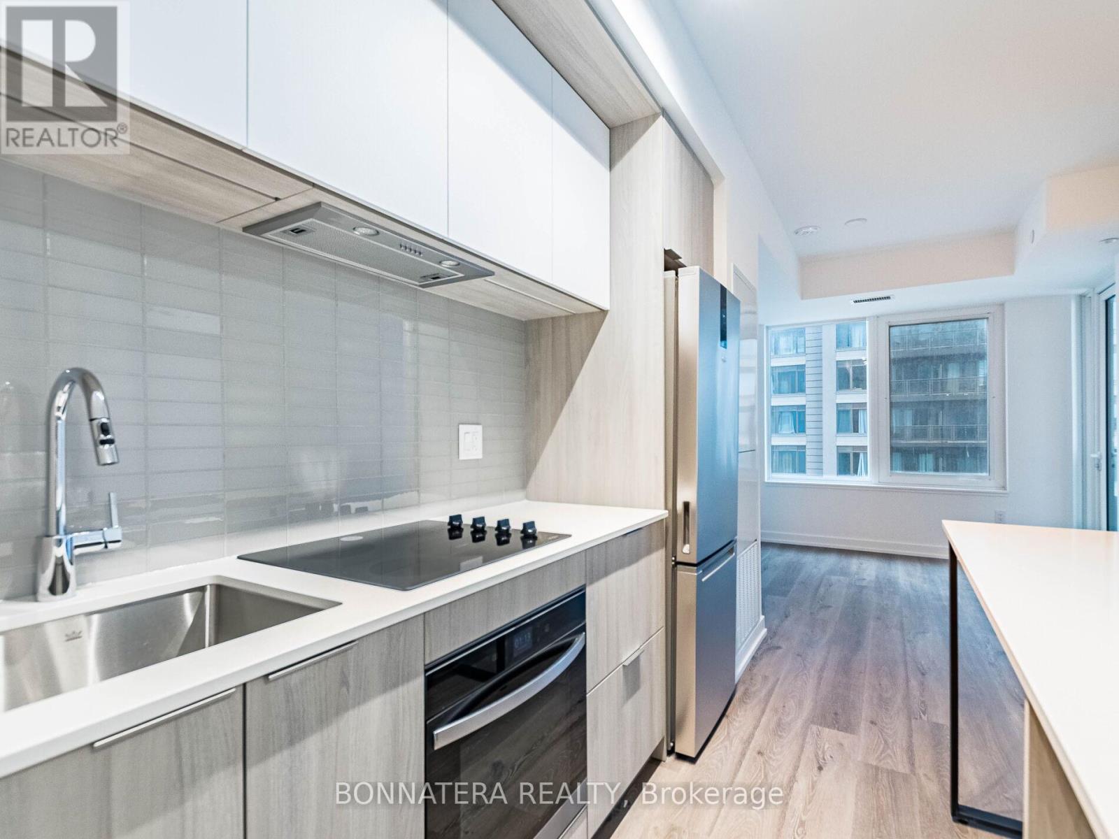 2307 - 395 Square One Drive, Mississauga, Ontario  L5B 0P6 - Photo 17 - W12585688