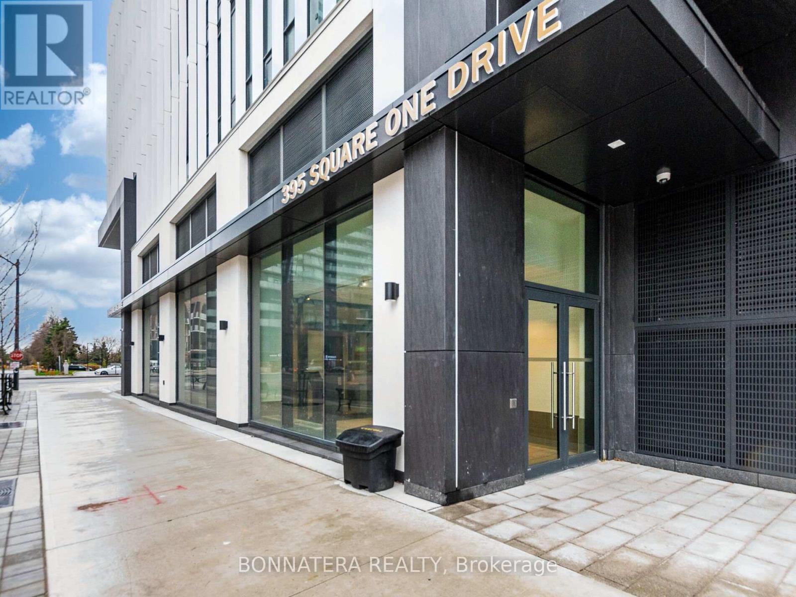 2307 - 395 Square One Drive, Mississauga, Ontario  L5B 0P6 - Photo 2 - W12585688