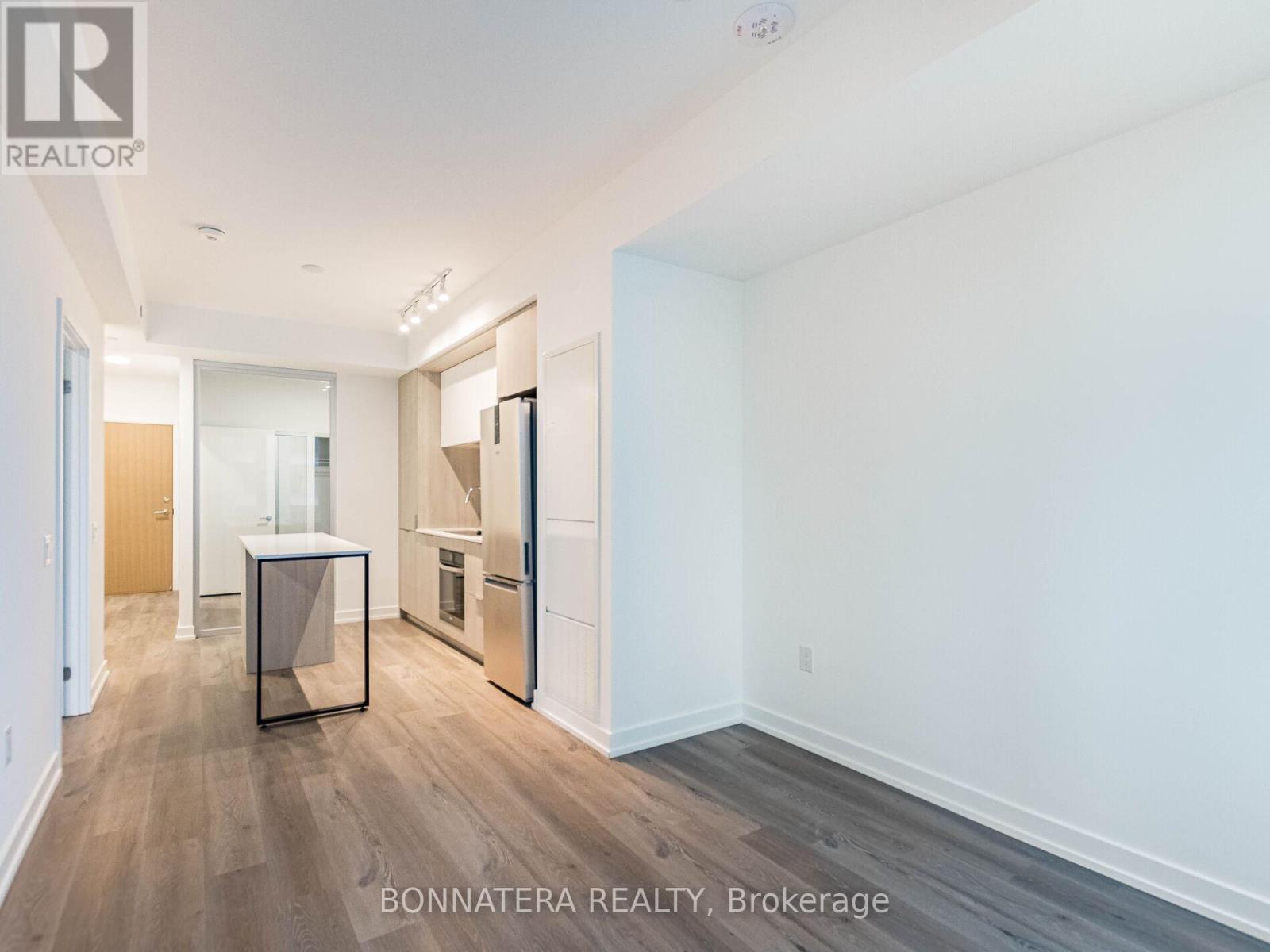 2307 - 395 Square One Drive, Mississauga, Ontario  L5B 0P6 - Photo 22 - W12585688