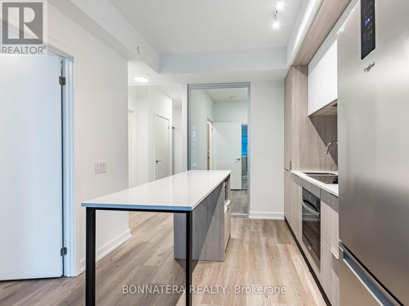 2307 - 395 Square One Drive, Mississauga, Ontario  L5B 0P6 - Photo 25 - W12585688