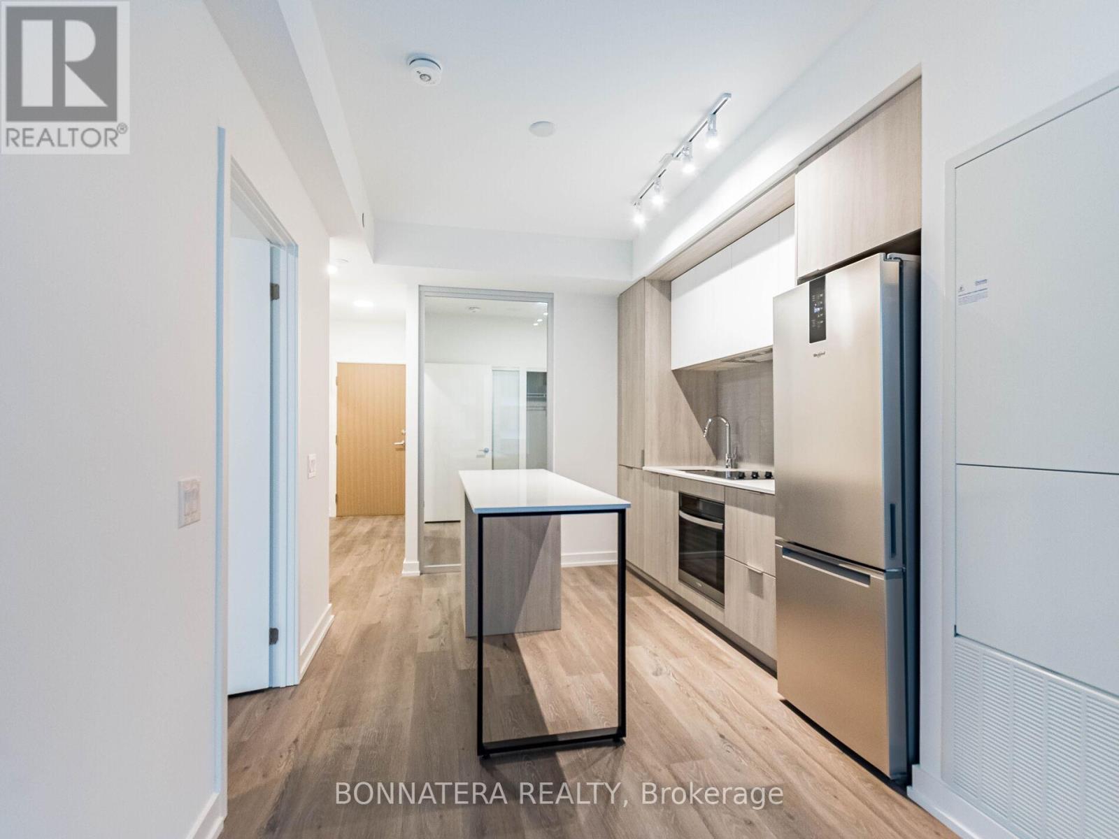 2307 - 395 Square One Drive, Mississauga, Ontario  L5B 0P6 - Photo 26 - W12585688