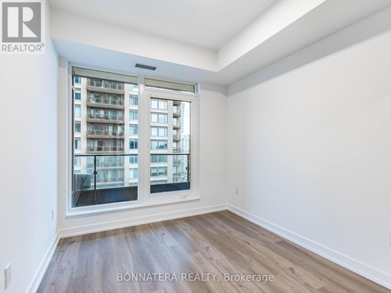 2307 - 395 Square One Drive, Mississauga, Ontario  L5B 0P6 - Photo 29 - W12585688