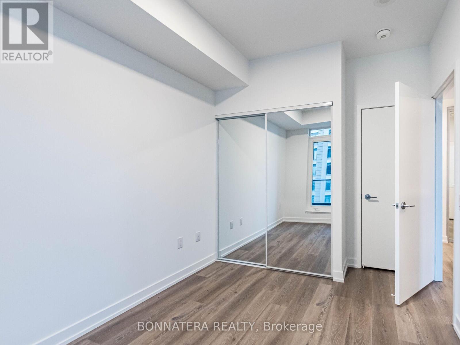 2307 - 395 Square One Drive, Mississauga, Ontario  L5B 0P6 - Photo 30 - W12585688