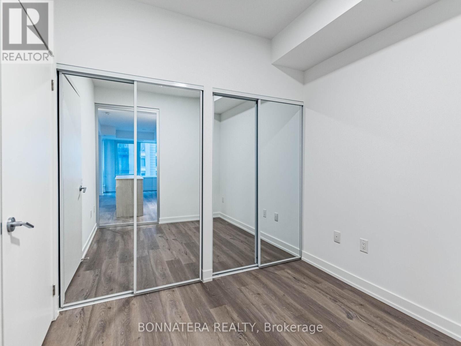 2307 - 395 Square One Drive, Mississauga, Ontario  L5B 0P6 - Photo 35 - W12585688