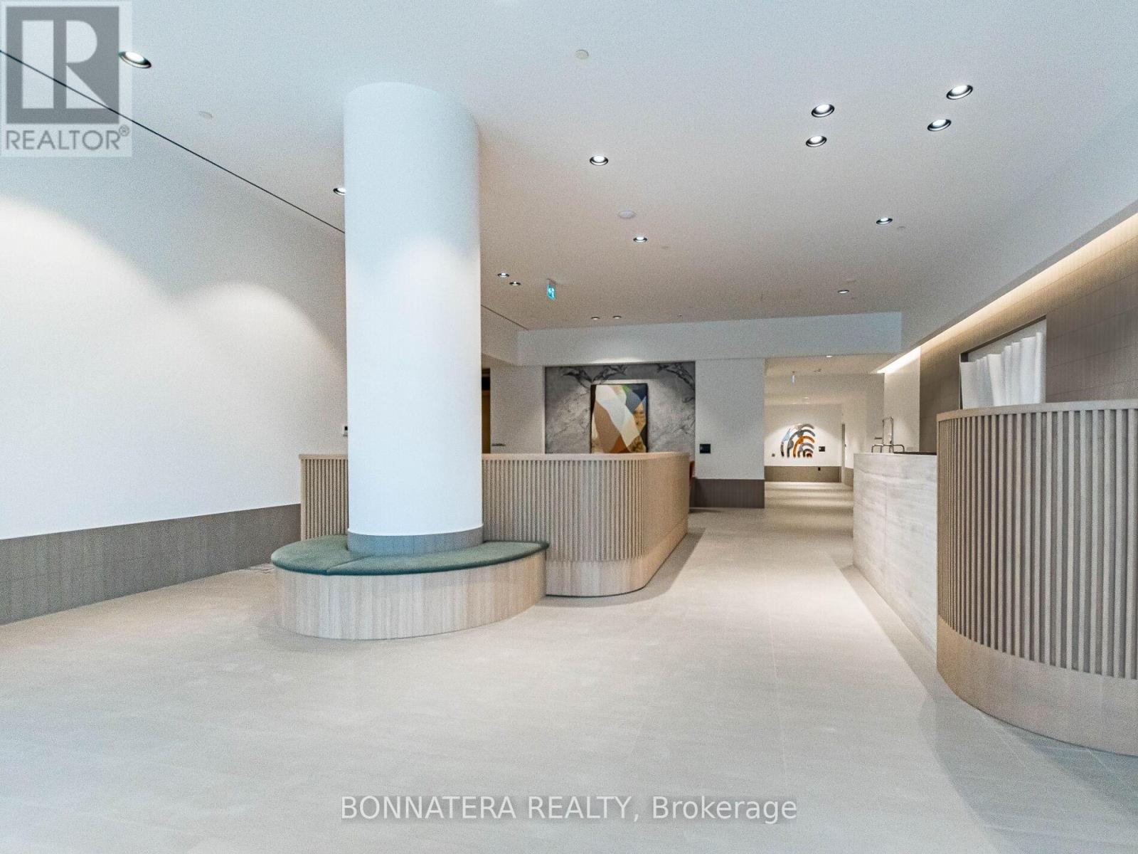 2307 - 395 Square One Drive, Mississauga, Ontario  L5B 0P6 - Photo 5 - W12585688