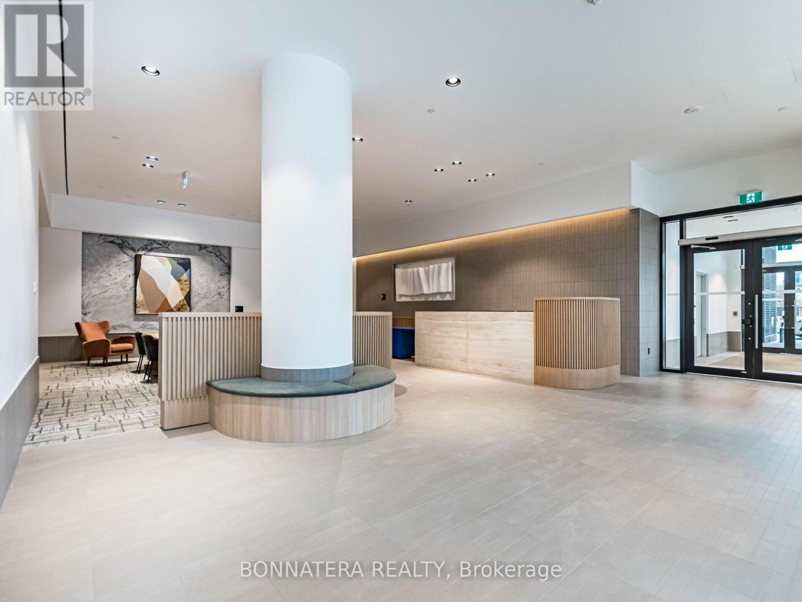 2307 - 395 Square One Drive, Mississauga, Ontario  L5B 0P6 - Photo 6 - W12585688