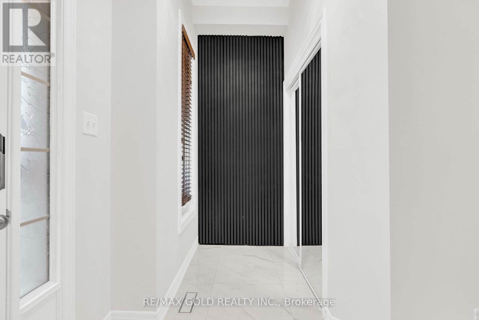 20 Pritchard Road, Brampton, Ontario  L7A 0Z7 - Photo 5 - W12585692