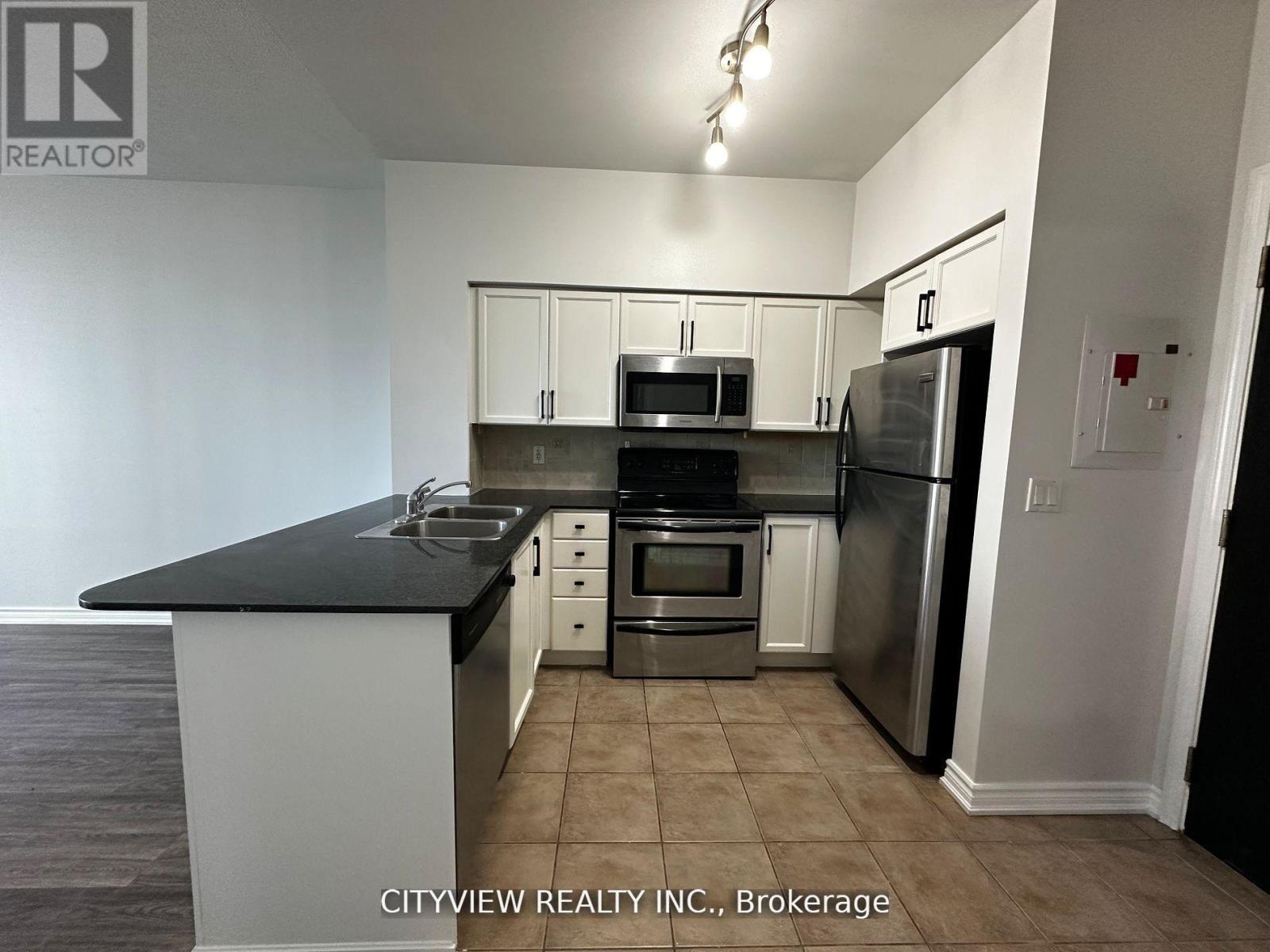 1805 - 388 Prince Of Wales Drive, Mississauga, Ontario  L5B 0A1 - Photo 6 - W12585694