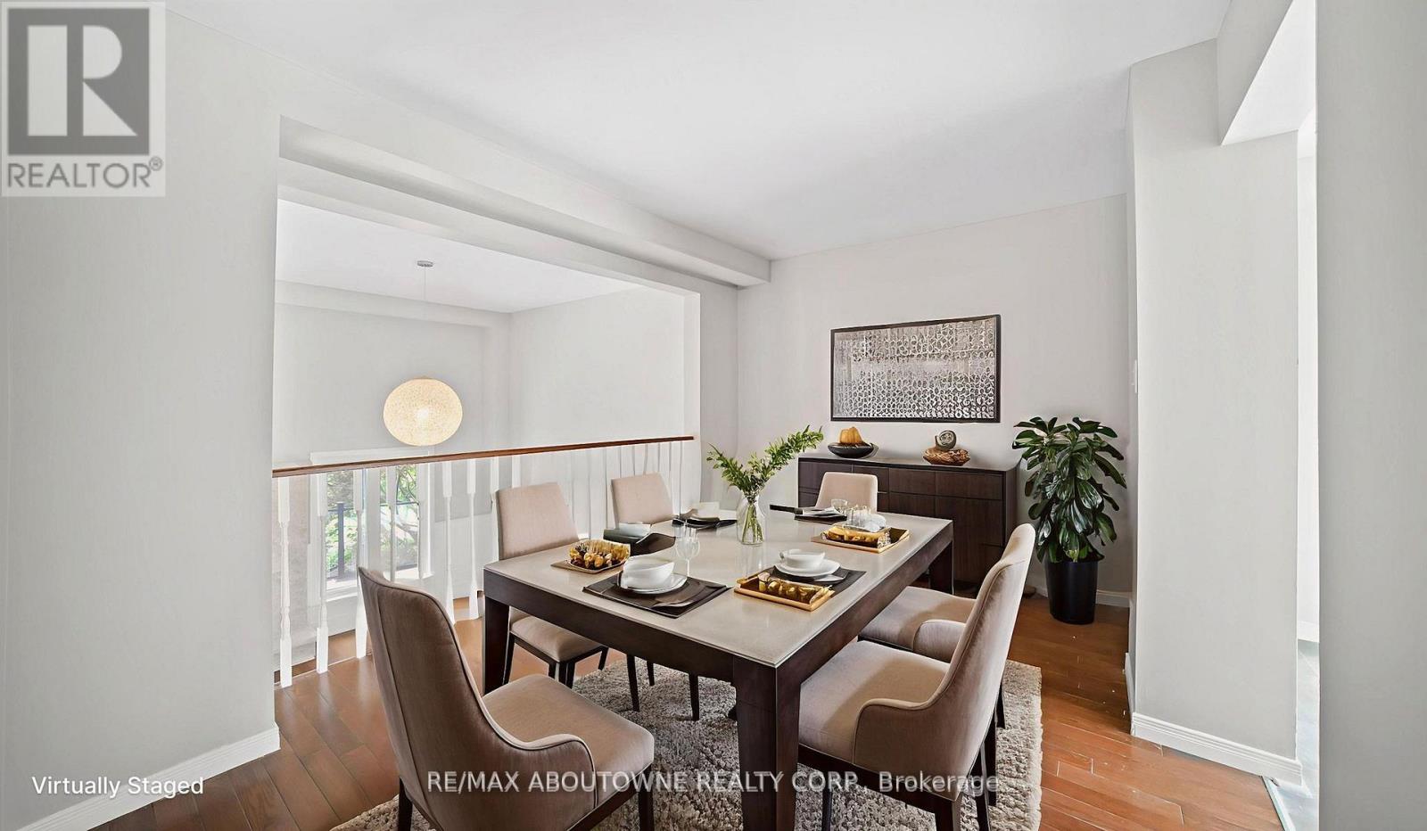 1228 Cornerbrook Place, Mississauga, Ontario  L5C 3J4 - Photo 10 - W12585700